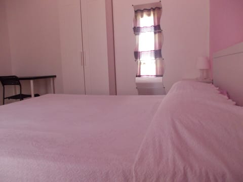 Standard Double Room | Desk, free WiFi