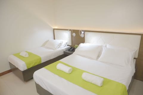 Deluxe Triple Room | Hypo-allergenic bedding, desk, laptop workspace, free WiFi