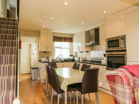 Fridge, dishwasher, electric kettle, toaster