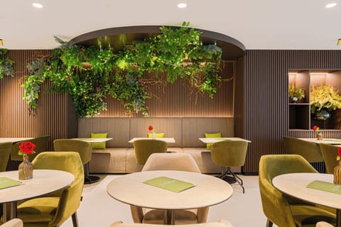 Daily buffet breakfast (EUR 24.5 per person)