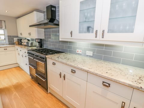 Fridge, dishwasher, electric kettle, toaster