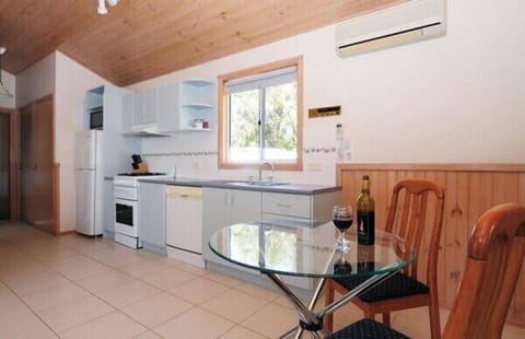 Garden Spa One Bedroom  | Private kitchen | Fridge, microwave, stovetop, coffee/tea maker