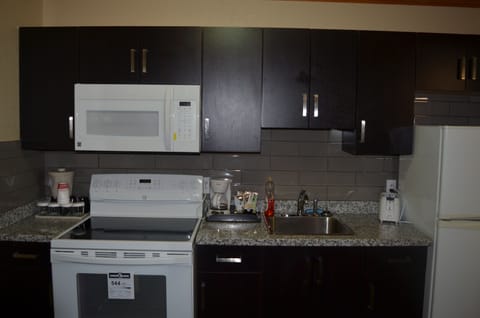 Efficiency, Room, 2 Queen Beds, Non Smoking | Private kitchen | Fridge, microwave, coffee/tea maker, toaster