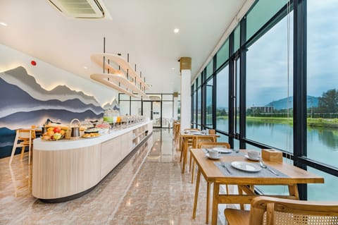 Daily buffet breakfast (THB 250 per person)