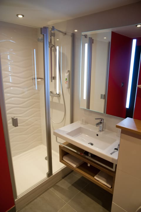 Eco-friendly toiletries, hair dryer, towels