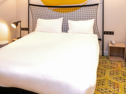 Desk, soundproofing, iron/ironing board, free cribs/infant beds