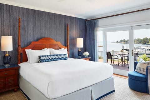 Deluxe Room, 1 King Bed (Water View) | Premium bedding, pillowtop beds, minibar, in-room safe