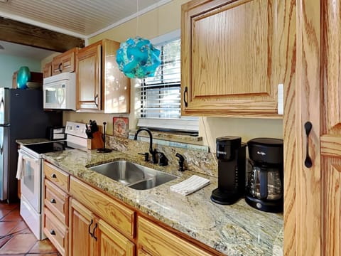 Condo, Multiple Beds (Sun Harbor Cottage  #1 - Pet Friendly) | Private kitchen | Fridge, microwave, oven, stovetop