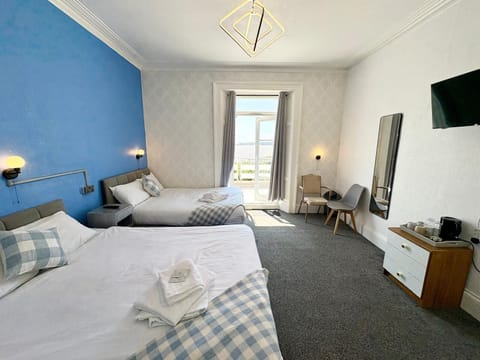Quadruple Room, Ensuite, Sea View