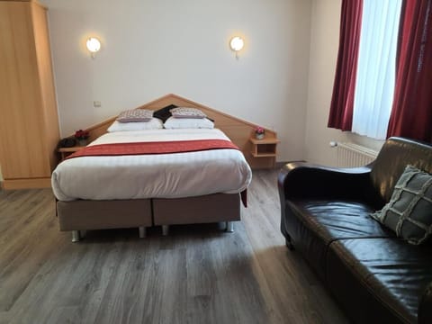 In-room safe, free WiFi