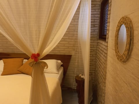 Romantic Apartment, 1 Bedroom | Bathroom | Shower, designer toiletries, hair dryer, towels