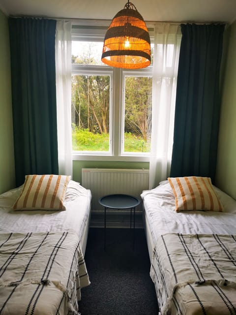 Twin Room | Iron/ironing board, free WiFi