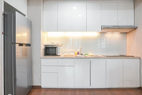 Apartment, 2 Bedrooms | Private kitchen | Fridge, stovetop, cookware/dishes/utensils