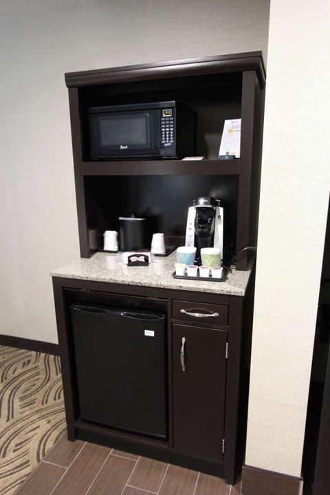 Fridge, microwave, coffee/tea maker