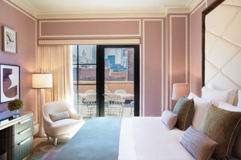 Tribeca Terrace Suite | Hypo-allergenic bedding, minibar, in-room safe, desk