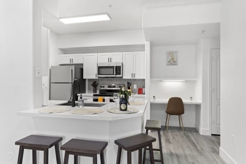 Apartment, 1 Bedroom | Private kitchen | Fridge, microwave, oven, stovetop