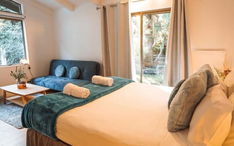 Deluxe Room, 1 Bedroom, Garden View | Free WiFi, bed sheets