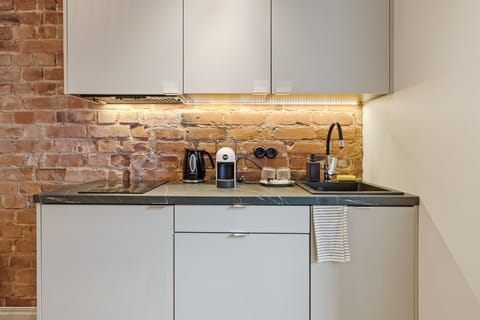 Pocket Studio | Private kitchen | Full-size fridge, dishwasher, coffee/tea maker, electric kettle