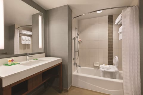 Room, Multiple Beds, Accessible, Bathtub | Bathroom | Designer toiletries, hair dryer, towels