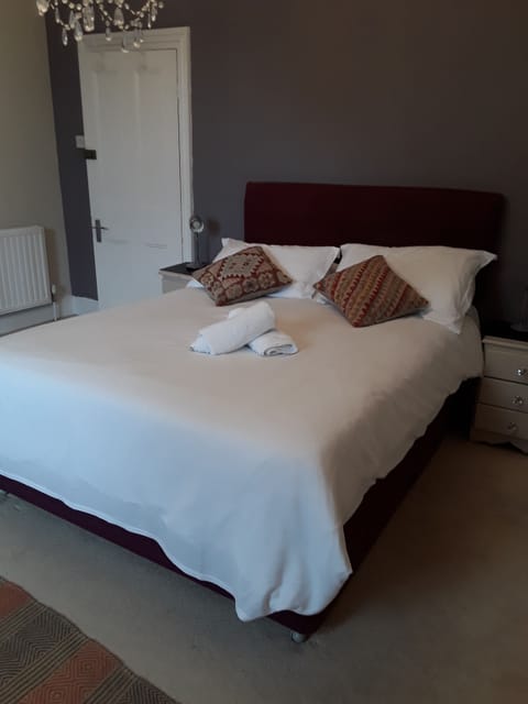 Deluxe Double Room | Free WiFi, bed sheets