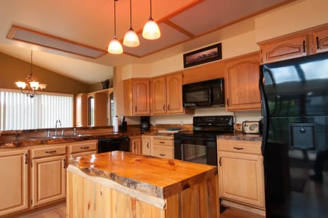 Three Bedroom Residence - Sleeps 8 | Private kitchen | Coffee/tea maker