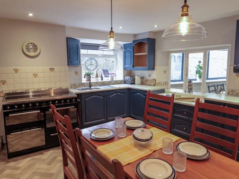 Fridge, dishwasher, electric kettle, toaster