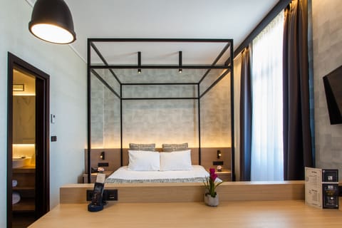 Superior Double Room | Premium bedding, minibar, in-room safe, desk