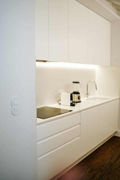 Superior Apartment | Private kitchen | Fridge, microwave, stovetop, dishwasher