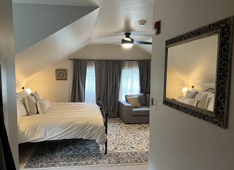 Deluxe Double Room, 2 Bedrooms | Premium bedding, down comforters, individually decorated