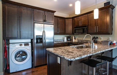 Condo | Private kitchen | Full-size fridge, microwave, oven, stovetop