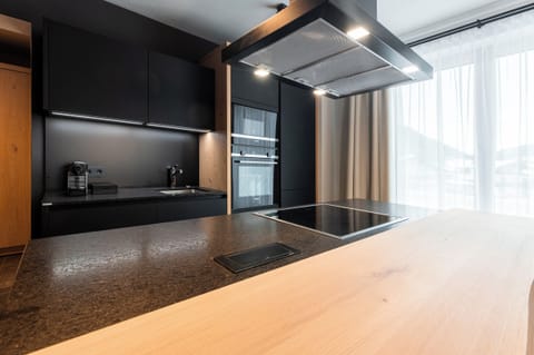 Apartment with 3 Bedrooms 3A | Private kitchen | Fridge, oven, stovetop, dishwasher