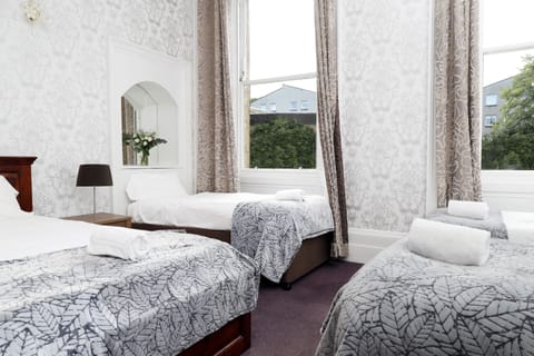 Family Room (4 beds) | Soundproofing, free WiFi, bed sheets