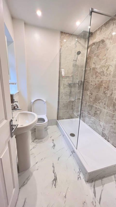 Deluxe Double Room, Ensuite | Bathroom