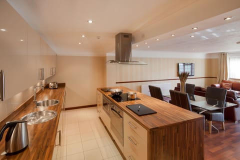 Apartment | Private kitchen | Fridge, coffee/tea maker, electric kettle, dining tables