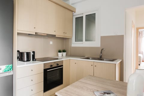 Standard Apartment | Private kitchen | Fridge, oven, stovetop, espresso maker