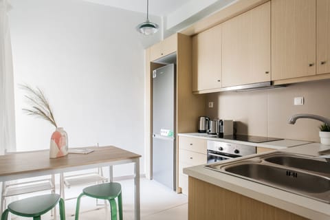 Standard Apartment | Private kitchen | Fridge, oven, stovetop, espresso maker