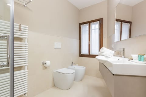 Junior Suite | Bathroom | Slippers