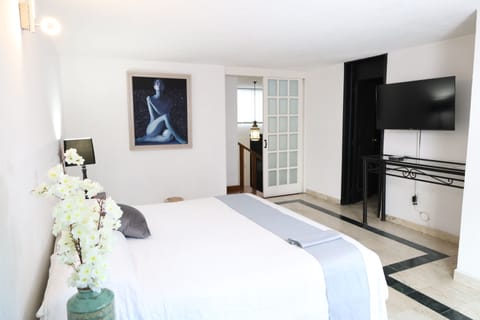 Deluxe Room | Free WiFi, bed sheets