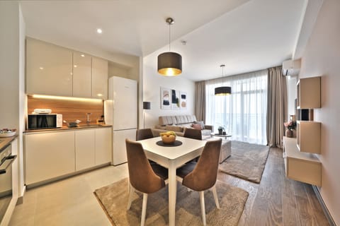 Exclusive Apartment | Private kitchen | Highchair