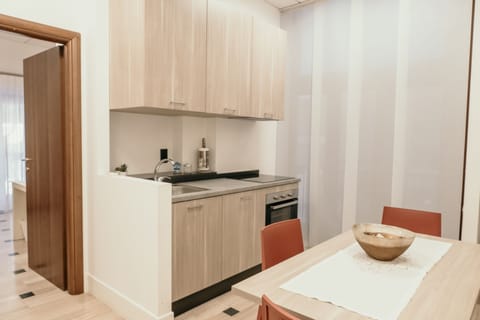 Deluxe Room | Private kitchen