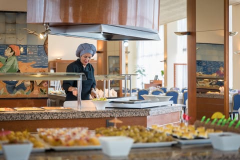 Daily buffet breakfast (EUR 12.50 per person)