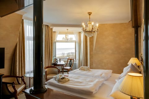 Junior Suite, Sea View | Hypo-allergenic bedding, minibar, in-room safe, desk