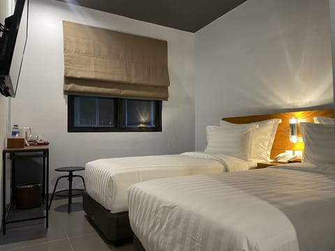 Superior Room | Premium bedding, free WiFi, bed sheets