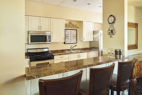 Coffee/tea maker, electric kettle