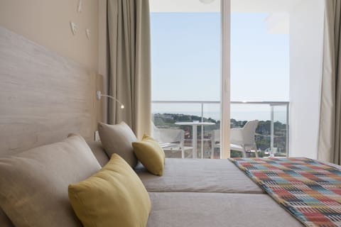 Superior Double Room, Balcony (2 adults) | Desk, free WiFi, bed sheets