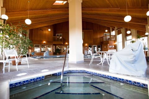 Indoor spa tub