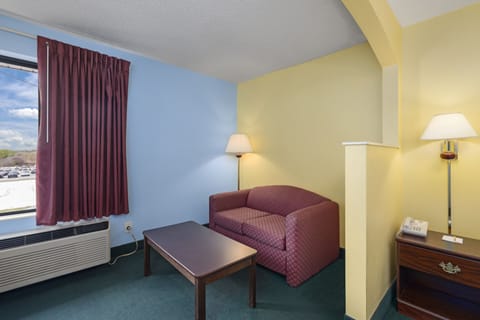 Deluxe Room, 1 King Bed, Non Smoking, Refrigerator & Microwave | Premium bedding, down comforters, memory foam beds