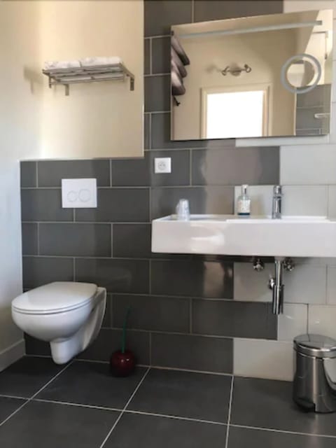 Double Room Terrace Roof Sea View | Bathroom | Free toiletries, hair dryer, towels