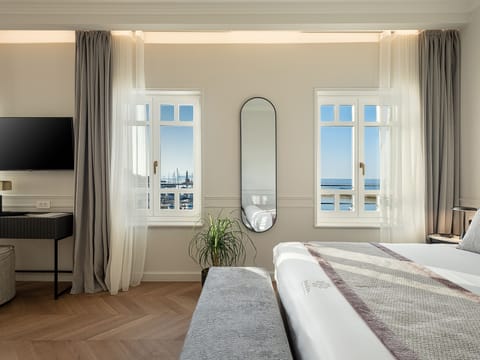 Deluxe Suite, Sea View | View from room