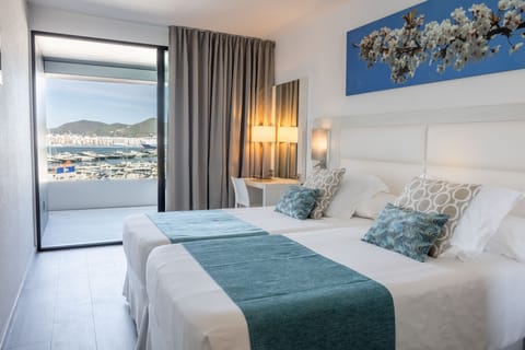 Deluxe Double Room, Sea View (Spa Access) | Egyptian cotton sheets, premium bedding, down comforters